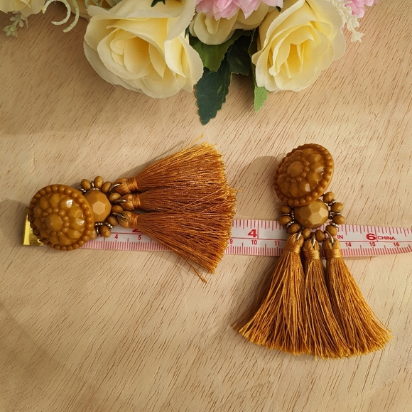 Tassel Bead Stud Earrings - Picture 4 of 5